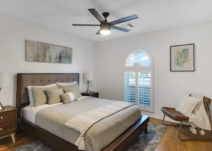 Spacious Palm Oasis * Tempe