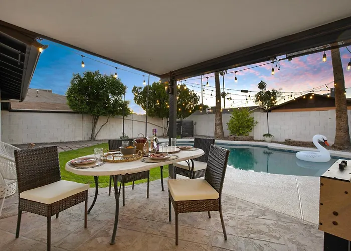 Spacious Palm Oasis * Tempe