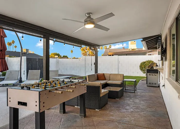Spacious Palm Oasis *