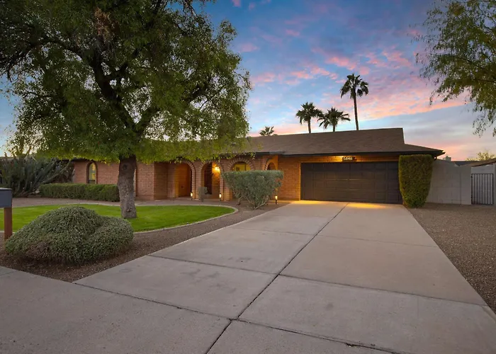 Spacious Palm Oasis *